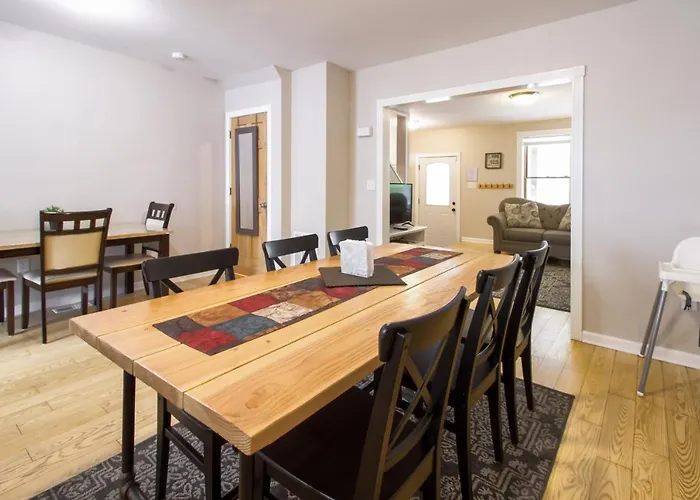 The Gray House By Gallaudet 4 Bedroom 3 Ba